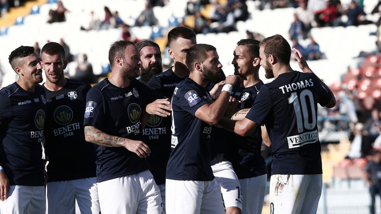 Super League 2: Προελαύνει ο Απόλλωνας Σμύρνης, ισόπαλο το ντέρμπι των Χανίων