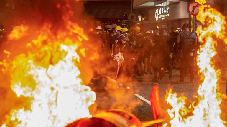 Χονγκ Κονγκ: Νύχτα διαδηλώσεων, βίας και επεισοδίων