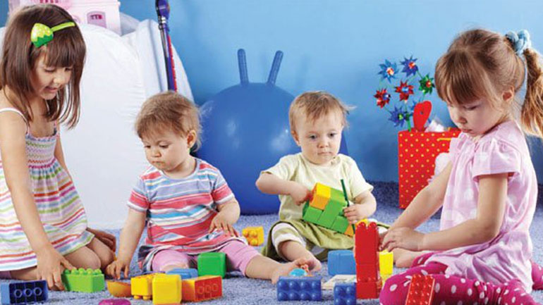 Πώς να μάθετε στο παιδί σας να μαζεύει τα πράγματά του;