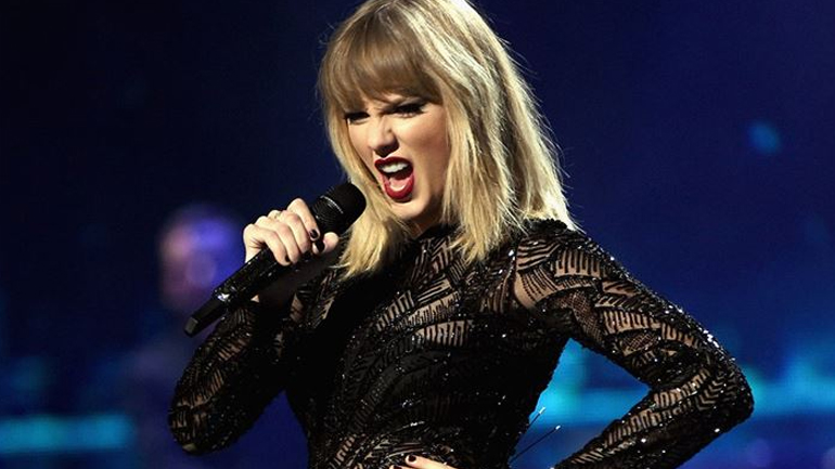 Η Taylor Swift θα τιμηθεί με το βραβείο «Καλλιτέχνης της Δεκαετίας»