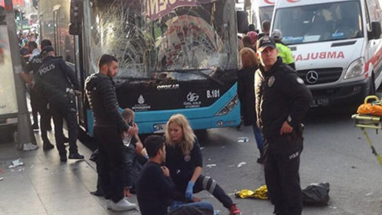 Κωνσταντινούπολη: Οδηγός λεωφορείου έπεσε πάνω σε πεζούς – 13 τραυματίες