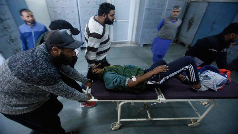 Ένας νεκρός και 34 τραυματίες στο ινδικό Κασμίρ έπειτα από βομβιστική επίθεση