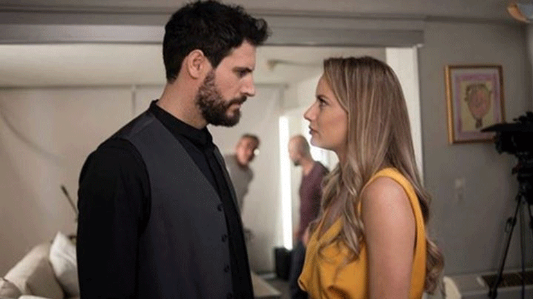 Γυναίκα χωρίς όνομα: Ο Φώτης και η Μάρθα προσπαθούν να πείσουν την Μαρίνα να μην τραβήξει άλλο το σκοινί