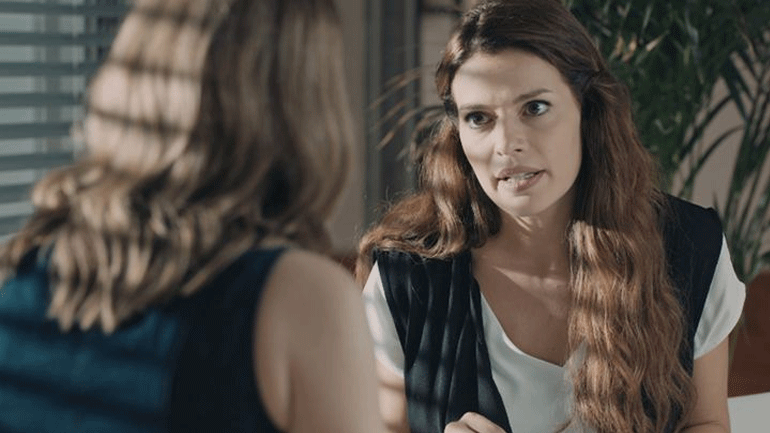 8 Λέξεις: Ο Οδυσσέας προβληματίζεται με τα νέα στοιχεία σχετικά με την αφάνεια του πατέρα του