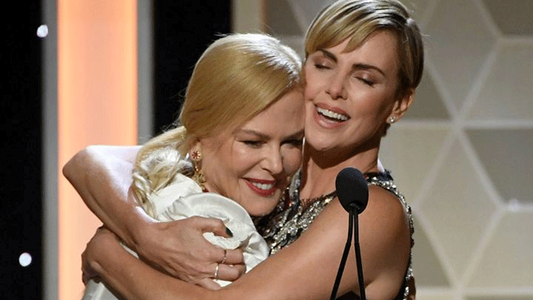 Charlize Theron για Nicole Kidman: «Είσαι το είδωλο μου»