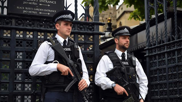 Μείωση του επιπέδου τρομοκρατικής απειλής στη Βρετανία από «σοβαρό» σε «σημαντικό»