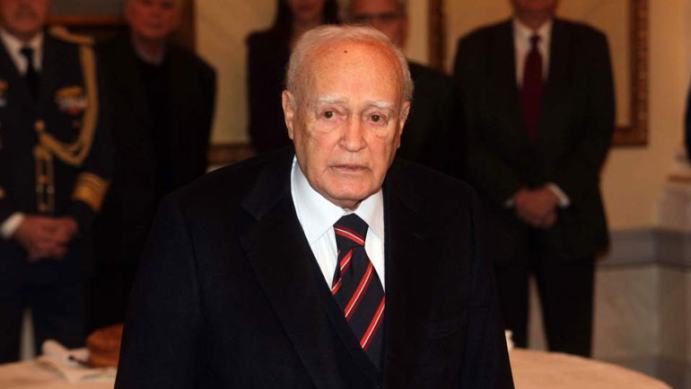 Τιμητικό βραβείο στον Κάρολο Παπούλια απένειμε το Βερολίνο