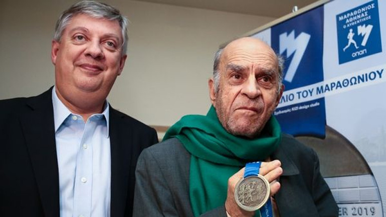 Το νέο μετάλλιο του Μαραθωνίου Αθήνας με την υπογραφή σπουδαίων δημιουργών