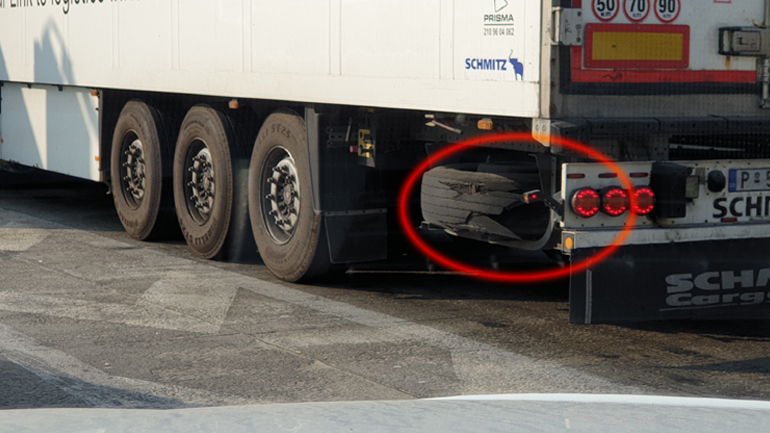 Με σκισμένα – διαλυμένα λάστιχα κυκλοφορούν πολλά φορτηγά…