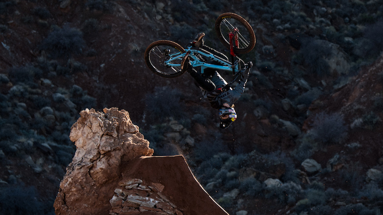 Act III:  Κλασική μουσική και οδήγηση