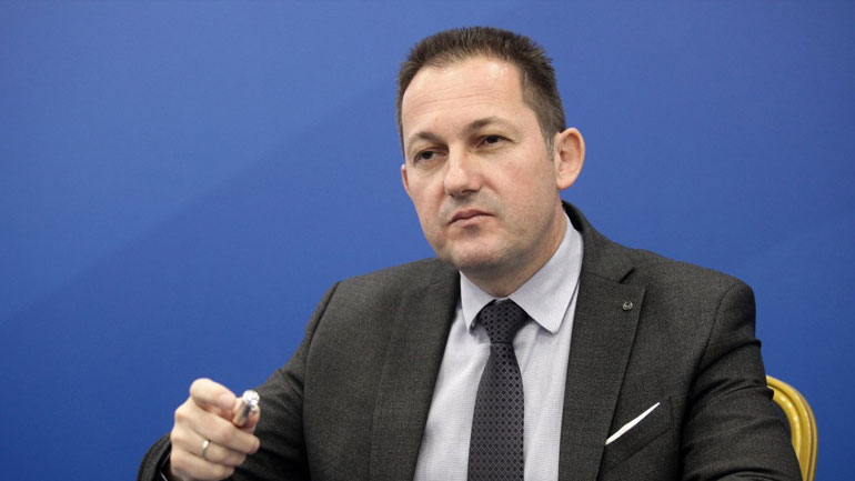 Πέτσας: Εντός του Νοεμβρίου θα μεταφερθούν 4.000 πρόσφυγες στην ενδοχώρα