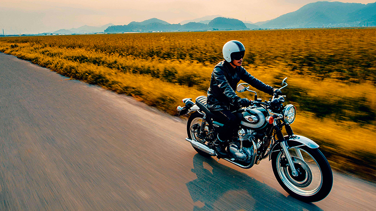 Kawasaki W800: Το τρίτο στη σειρά