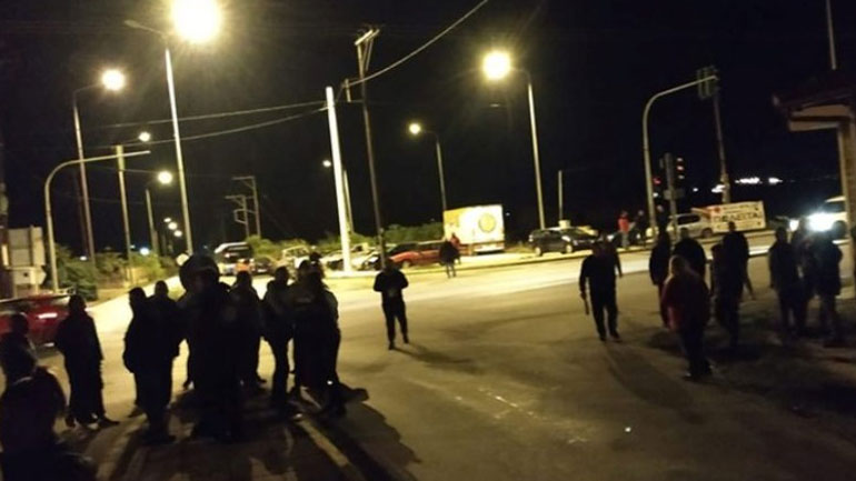 Διαμαρτυρία κατοίκων της Νάουσας για άφιξη νέων προσφύγων και μεταναστών