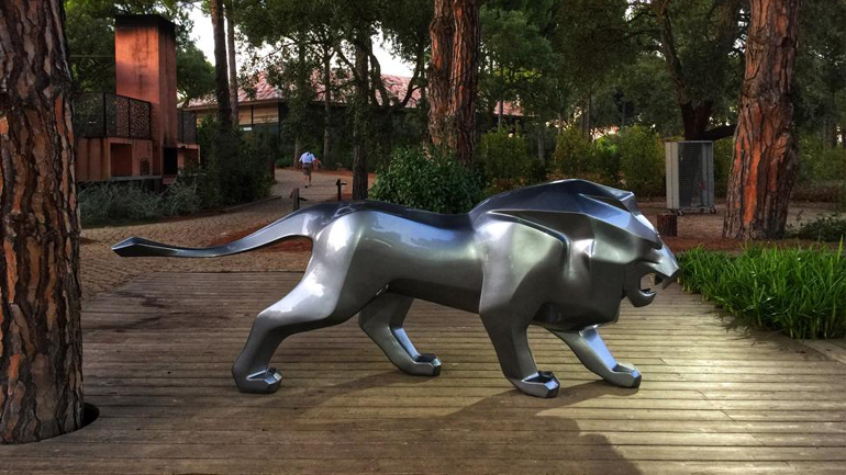 Πού θα εμφανιστεί στην Ελλάδα το 3 μέτρων γλυπτό της Peugeot;