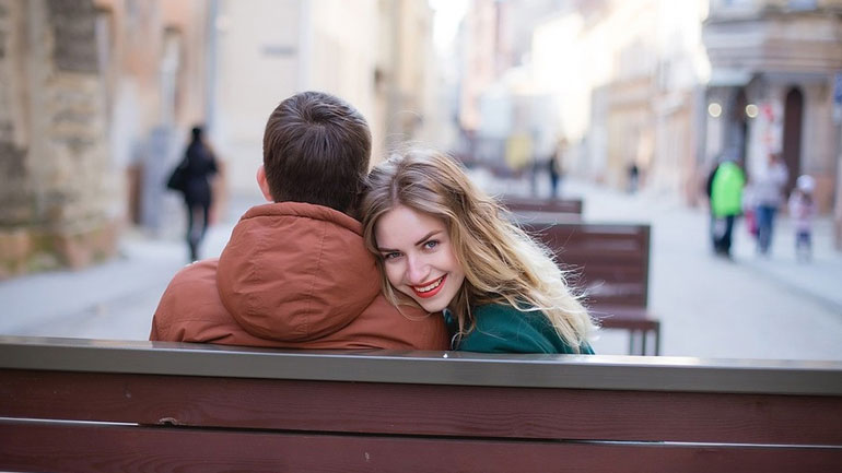 Αυτά είναι τα σημάδια που δεν πρέπει να αγνοήσετε στα πρώτα ραντεβού