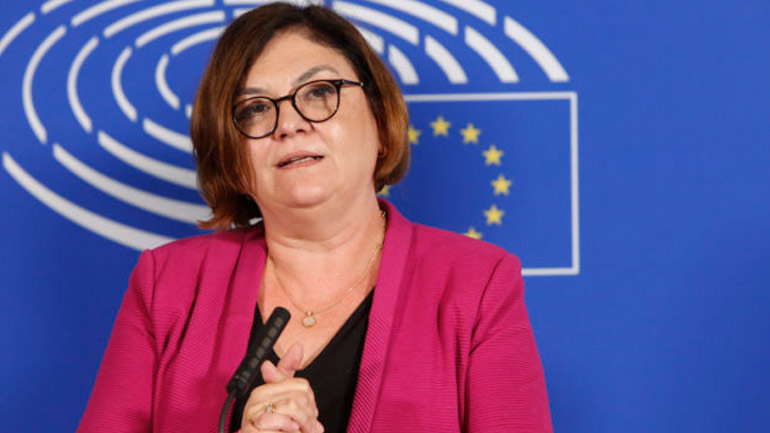 Τη Ρουμάνα Αντίνα Βαλεάν προτείνει για Επίτροπο Μεταφορών η Ούρσουλα φον ντερ Λάιεν