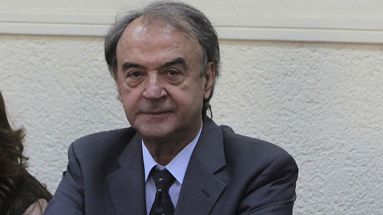 «Αν επιμείνουν θα αυτογελοιοποιηθούν»