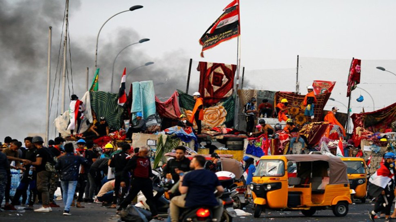Τέσσερις άνθρωποι σκοτώθηκαν και 35 τραυματίστηκαν σε συγκρούσεις στη Βαγδάτη