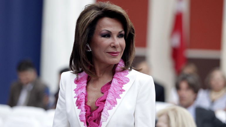 Όπου γάμος και χαρά η Βασίλω πρώτη