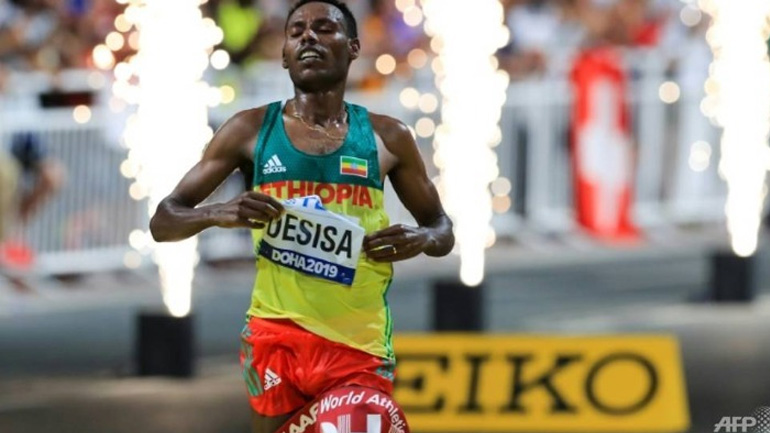 Μαραθώνιος Αθήνας: Βραβεύονται στο Μέγαρο Μουσικής οι Ντεσίσα και Τσέπνγκετιτς