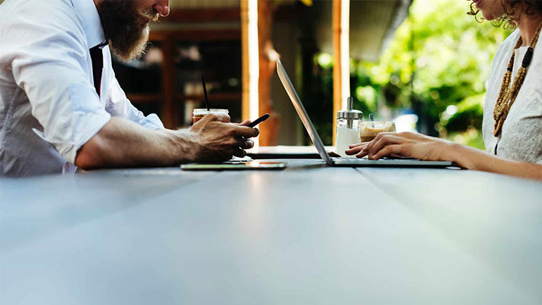 H Vodafone συνδέει την ελληνική ψηφιακή κοινωνία