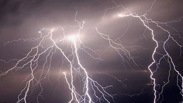 Ιωάννινα: Προβλήματα στην ηλεκτροδότηση από ισχυρές καταιγίδες και κεραυνούς