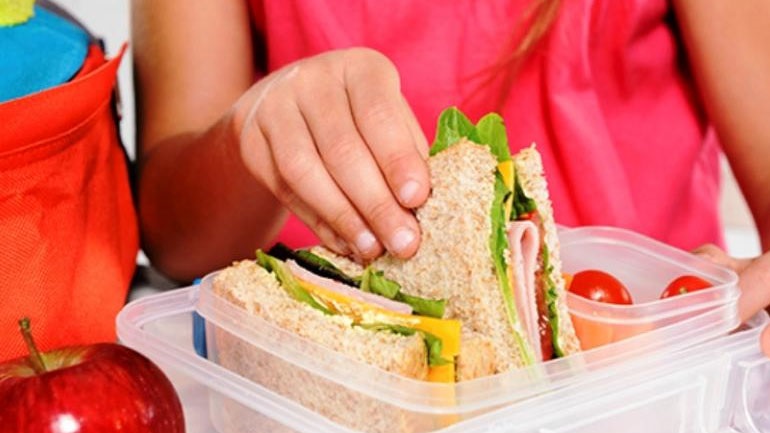 Έφτασαν τα πρώτα σχολικά γεύματα στα δημοτικά σχολεία του Δήμου Νέας Ιωνίας