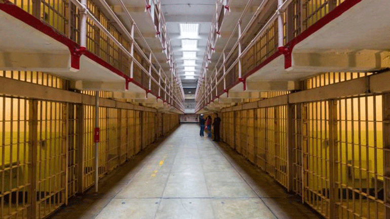 ΗΠΑ: Ισοβίτης ζητά να αποφυλακιστεί επειδή εξέτισε την ποινή του… πεθαίνοντας πριν από τέσσερα χρόνια