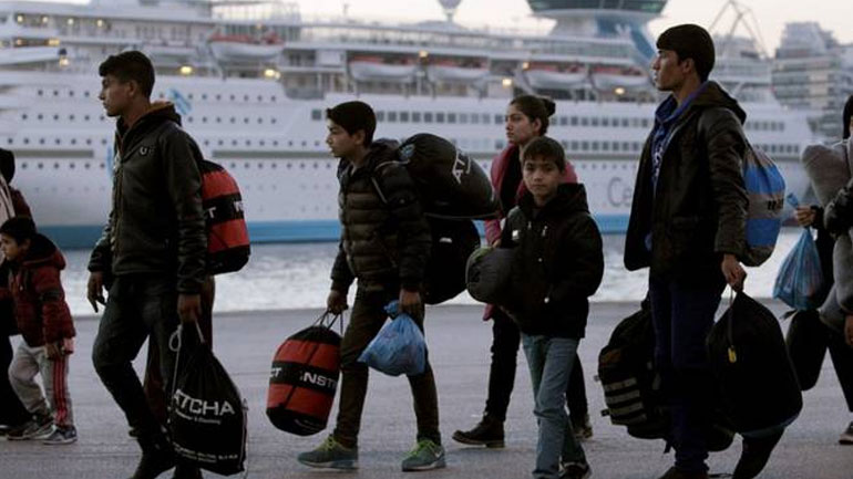Στο λιμάνι του Πειραιά έφτασαν 142 πρόσφυγες και μετανάστες