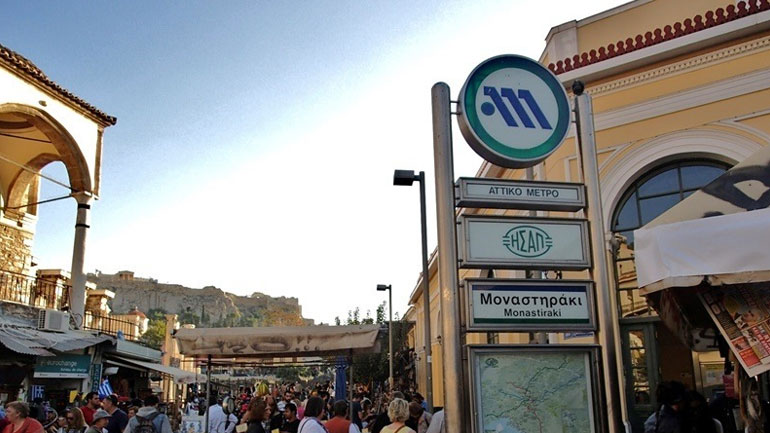 Άνδρας μαχαιρώθηκε στο μετρό στο Μοναστηράκι