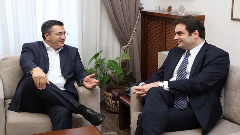 Συνάντηση Πιερρακάκη – Τζιτζικώστα με θέμα τις επενδύσεις στον τομέα των οπτικοακουστικών έργων