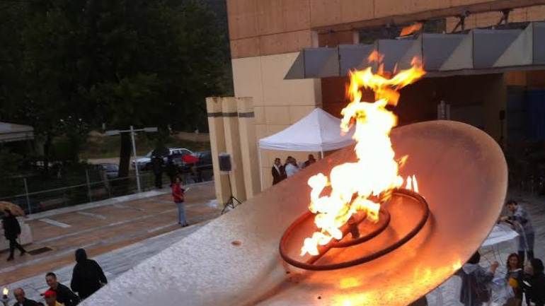 H Μαραθώνια Φλόγα στέλνει μήνυμα ενότητας