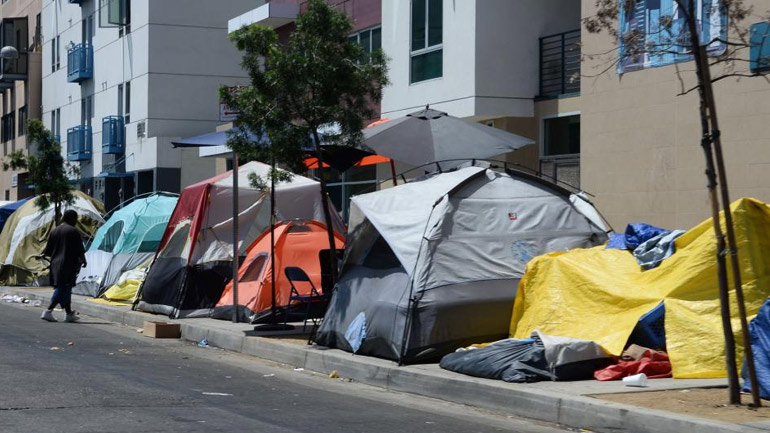 Το Λας Βέγκας απαγορεύει στους άστεγους να κοιμούνται σε δημόσιο δρόμο ή χώρο