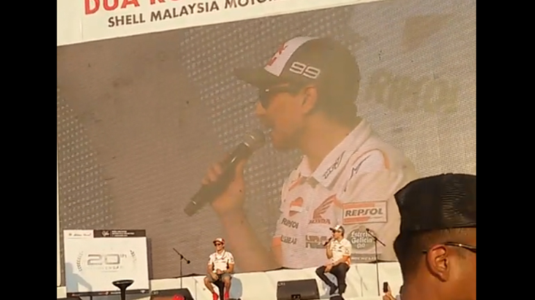 Όταν ο Jorge Lorenzo έπιασε το μικρόφωνο…