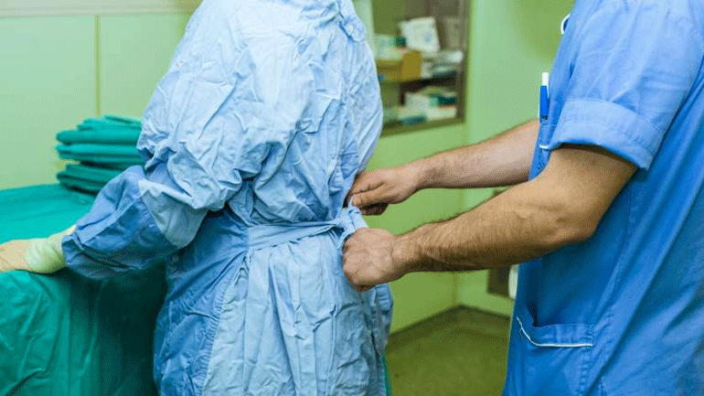 Είναι η εμφύτευση προσθετικών όρχεων ασφαλής για τους διεμφυλικούς άνδρες;