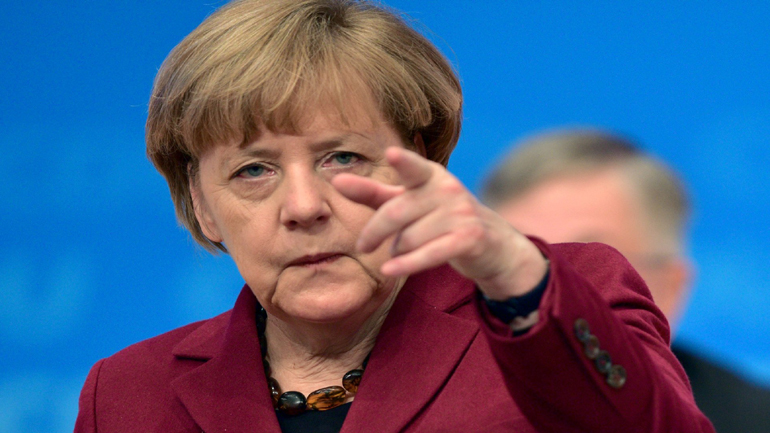 Μέρκελ: Η ελληνική κρίση χαρακτηριστικό παράδειγμα του συγκρατημένου στυλ διακυβερνησής μου