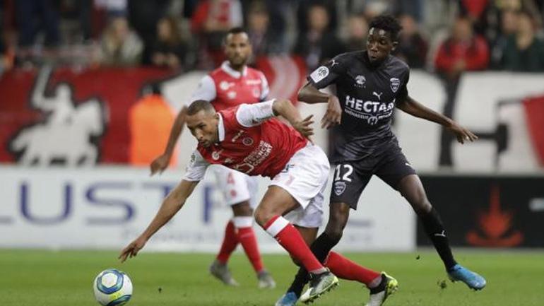 «Όρθια» στο Ρεμς η Ανζέ