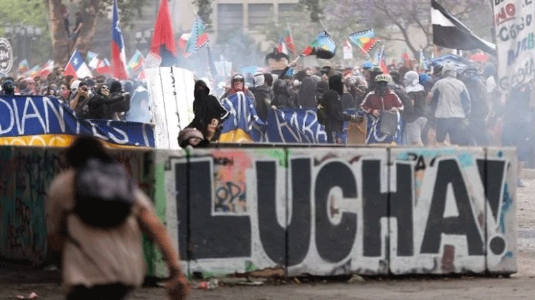 Χιλή: Δεκάδες χιλιάδες άνθρωποι διαδήλωσαν στο Σαντιάγο