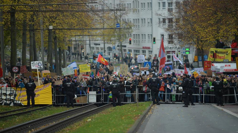Γερμανία: Πορεία στο Μπίλεφελντ από ακροδεξιούς και αντιφασίστες