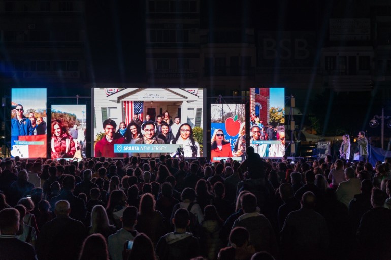 Μέσα από ζωντανή σύνδεση που υλοποιήθηκε με μια απλή οικιακή σύνδεση FTTH, οι κάτοικοι της Σπάρτης είχαν την ευκαιρία να γνωρίσουν ανθρώπους από 5 ακόμη πόλεις στην άλλη άκρη της γης, με το όνομα «Σπάρτη»