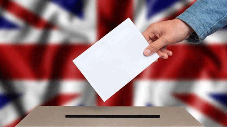 Βρετανία: Μειώθηκε ελαφρά το προβάδισμα των Συντηρητικών έναντι του Εργατικού Κόμματος