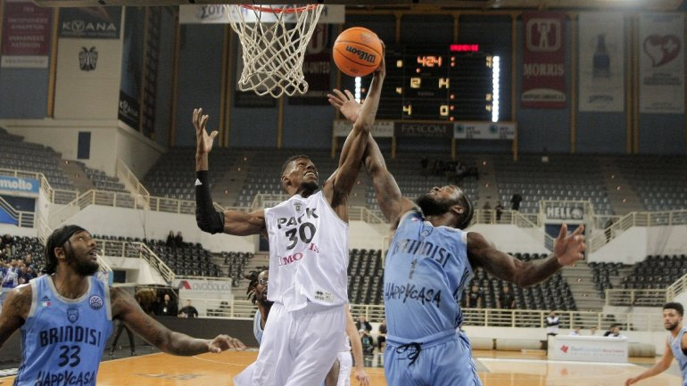 «Έσπασε το ρόδι» ο ΠΑΟΚ, 95-91 την Μπρίντιζι