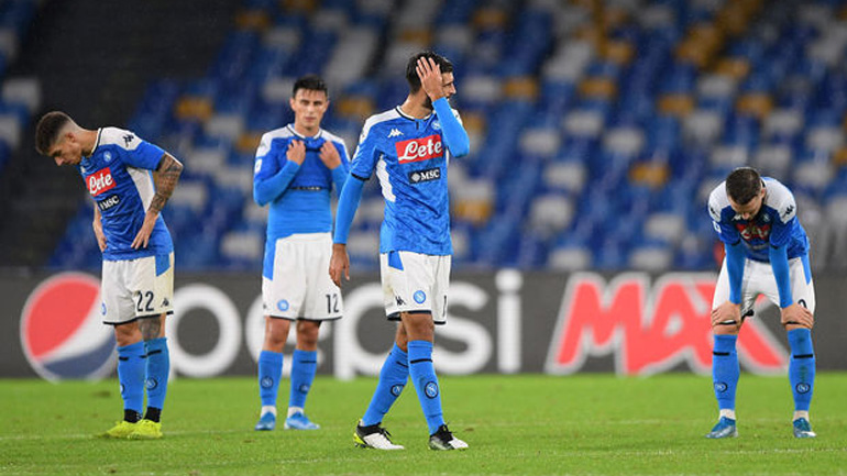 Χάος στην Νάπολι: Επιθέσεις οπαδών σε σπίτια και αυτοκίνητα παικτών και τάσεις φυγής επτά αστέρων