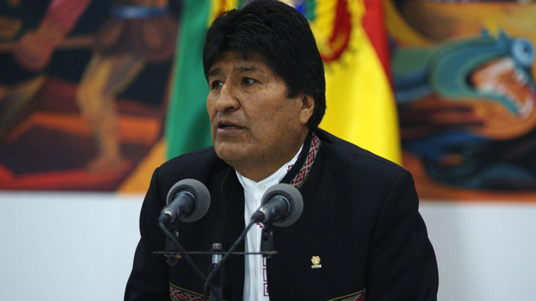 Στάση στην Παραγουάη για το αεροπλάνο που μεταφέρει τον Έβο Μοράλες