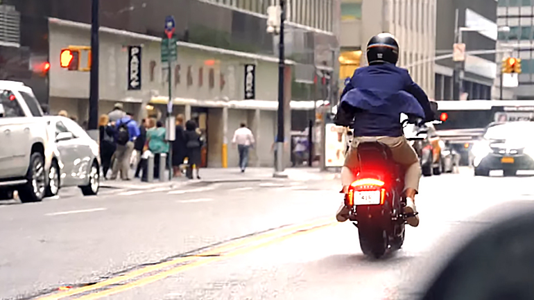 Ο Nico Rosberg διαφημίζει (;) το LiveWire της Harley-Davidson