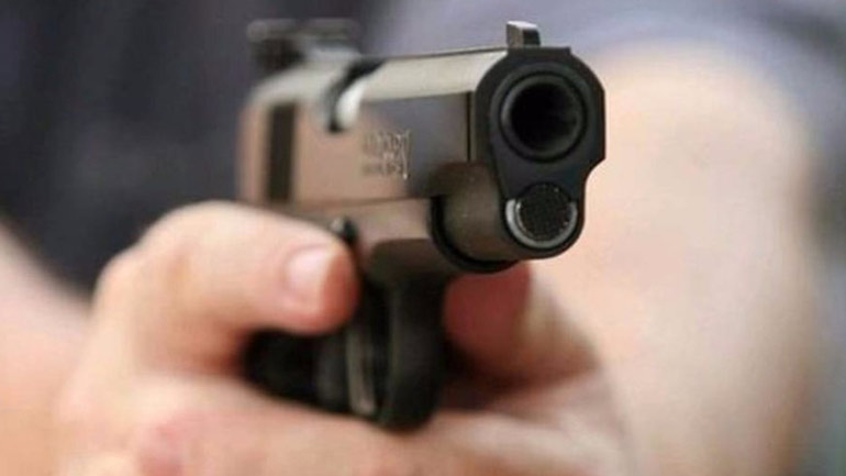 Μαθητής τράβηξε όπλο στο προαύλιο σχολείου του Ηρακλείου! Μαθητής τράβηξε όπλο στο προαύλιο σχολείου του Ηρακλείου!