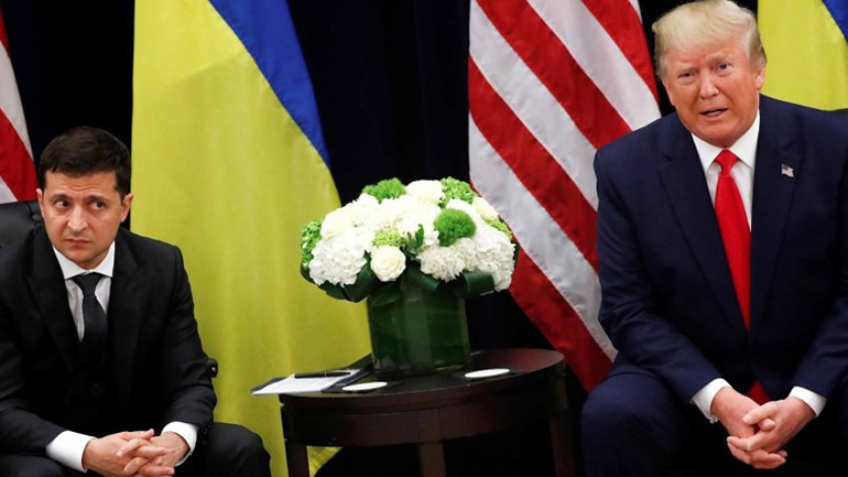 Στη δημοσιότητα δίνει ο Τραμπ την τηλεφωνική συνομιλία με τον Ζελένσκι