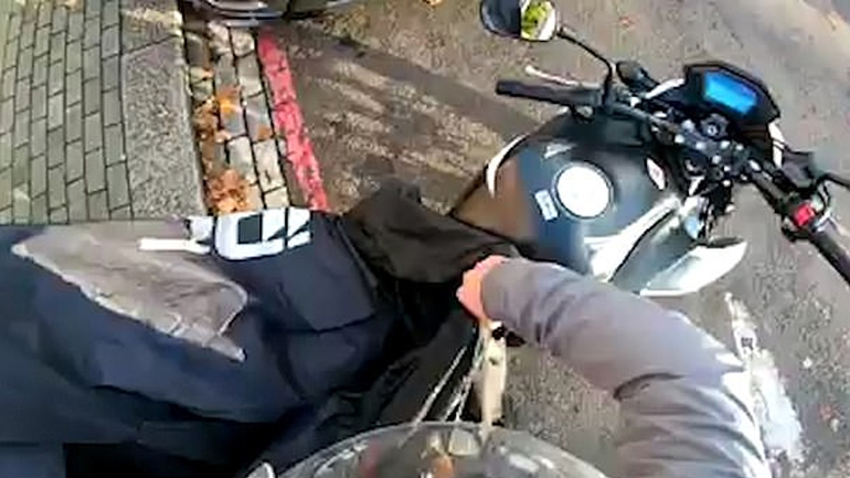 Το πρώτο του ατύχημα με τη μοτοσικλέτα