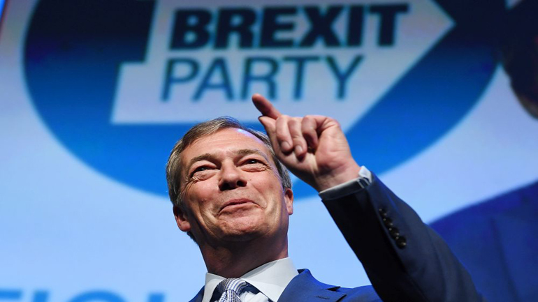 Βρετανία: O Νάιτζελ Φαράζ απέρριψε τις εκκλήσεις να μη διεκδικήσει έδρες των Εργατικών