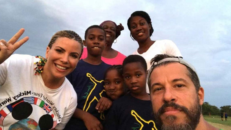 Globetrotters: Η αποκάλυψη του Χάρη Βαρθακούρη για το σπίτι του στην Πάρο